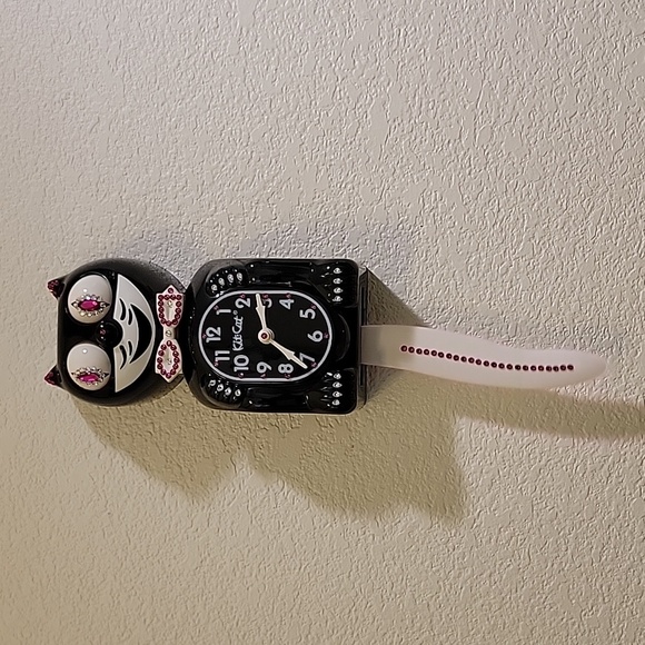 Jeweled Black Kit-Cat Klock clock with white tail - Picture 1 of 7